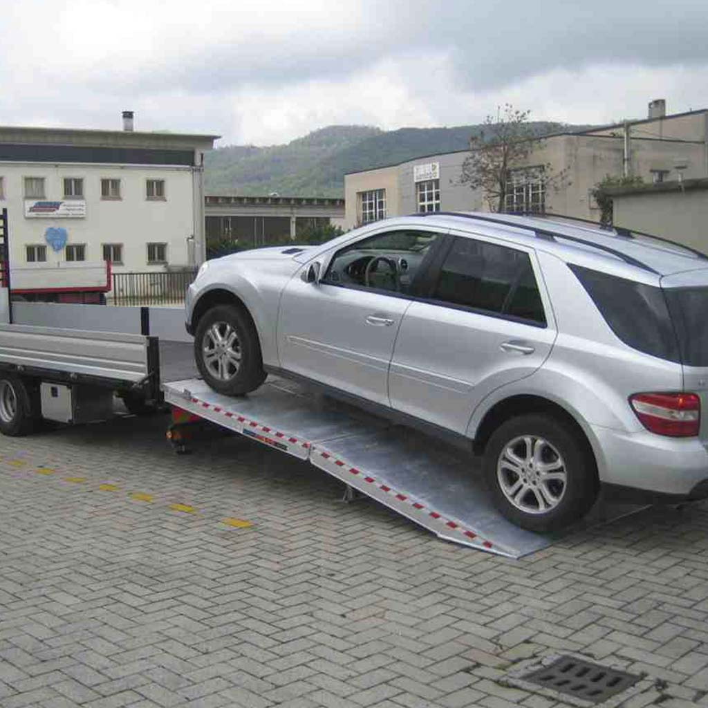 Rampe - Sponde idrauliche per camion, furgoni e veicoli commerciali. Installazione Assistenza e Riparazione - Concessionario Anteo per la Sardegna